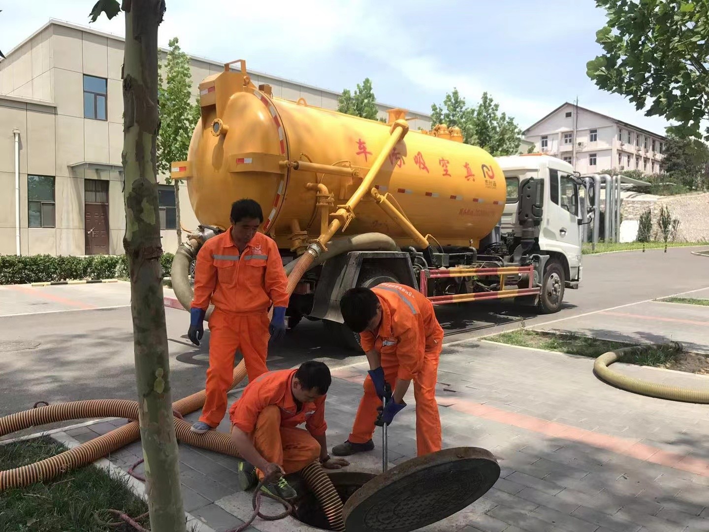惠阳化粪池清理与5-8吨吸粪车施工效率分析
